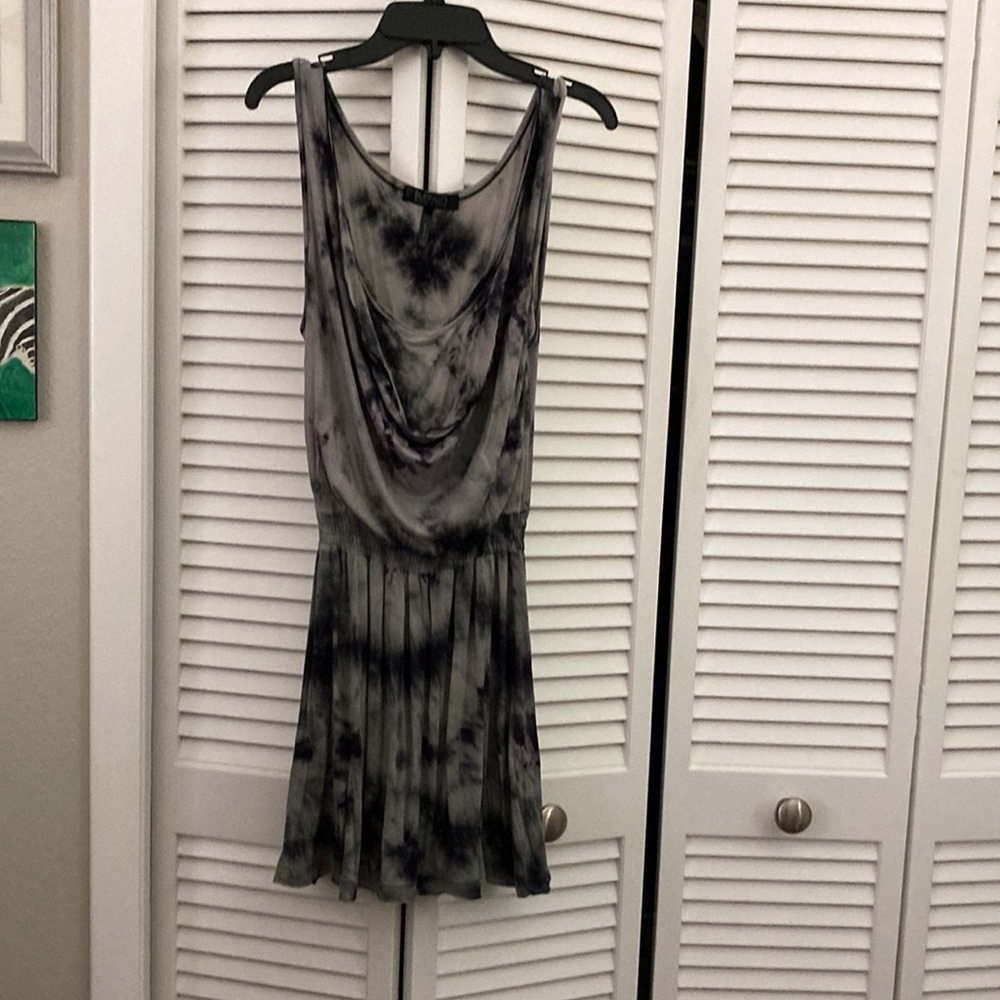 Dress - Picture 1 of 4